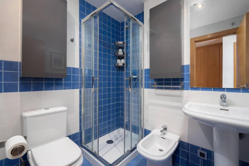 Apartamento Soleado, Aparcamiento Gratuito, A Pie Del Centro Apartment Oviedo Exterior photo